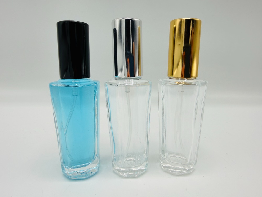 شیشه عطر 15 میل مخروطی بی رنگ درب فلزی کد 480