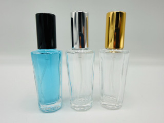 شیشه عطر 15 میل مخروطی بی رنگ درب فلزی کد 480